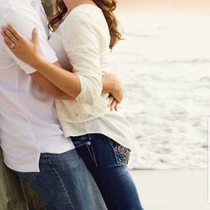 Lace 3/4 sleeves blouse with attatched liner